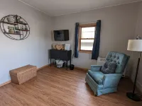 Cozy Oak Street Cottage Hotels in Fillmore County