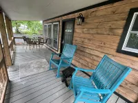 Beautiful cabin by the Lake Hotels in Cherokee County