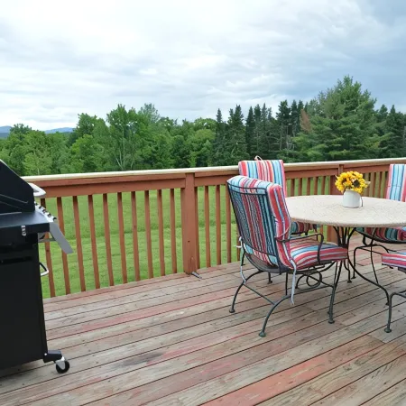 Relax with the whole family at this peaceful place to stay with gorgeous views.