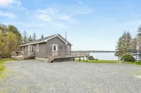 Waterfront Retreat 3Br/2BA on Taunton Bay.  Located Near Acadia National Park. - Wifi