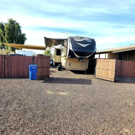 Cozy RV with WiFi and HVAC in Glendale/North Phoenix Luxury Fifth wheel camper