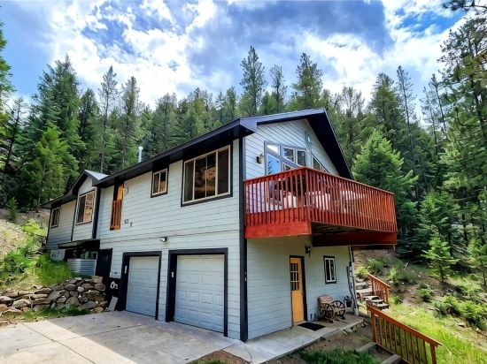 Bright & Spacious Cabin 1-mi from Idaho Springs, on 5 acres + Mountain Views!