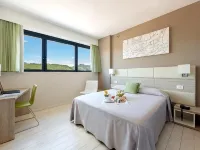 Hotel Cristina Hotel berhampiran Kolam Renang Scandone
