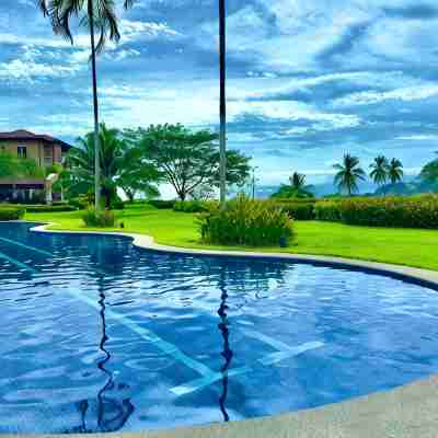 Spacious condo with panoramic ocean and golf  views Fitness & Recreational Facilities
