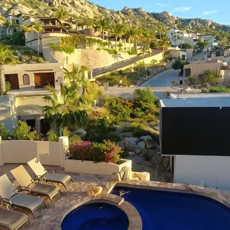 Villa Los Amigos 4 bedrooms with private pool and hot tub