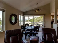Escape to Cambria, Just Moments Away from Moonstone Beach Park - مطابخ