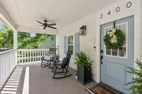 UA & River Run Park - Walk to Dining - 2 King Suites - Fire Pit - Wifi