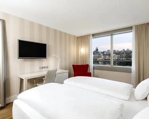 NH Collection Köln Mediapark Hotels near Nippes