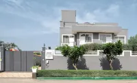 Enkay Residency Sector 15 - Bed and Breakfasts
