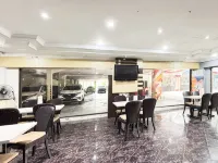 Hotel Pasar Besar RedPartner near Tugu Pahlawan Hotels in Bubutan