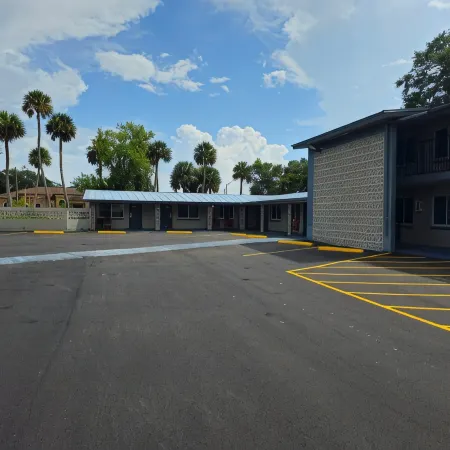 Three Oaks Motel - Titusville