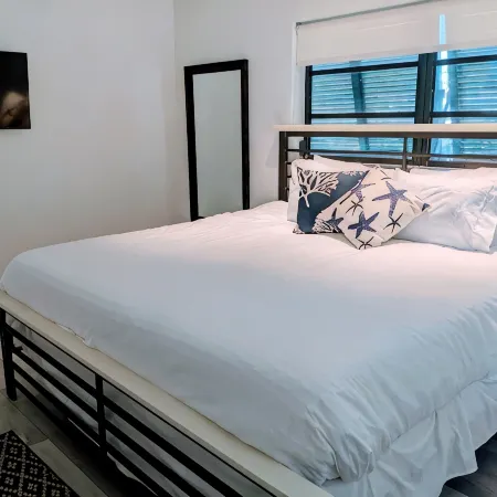 Boca Raton Home with Private Heated Pool, Close to Fau, Beach & Mizner!