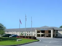 Clarion Pointe Vidalia - Lyons West Hotels in Toombs County