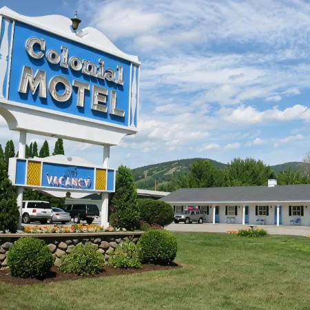 Colonial Motel