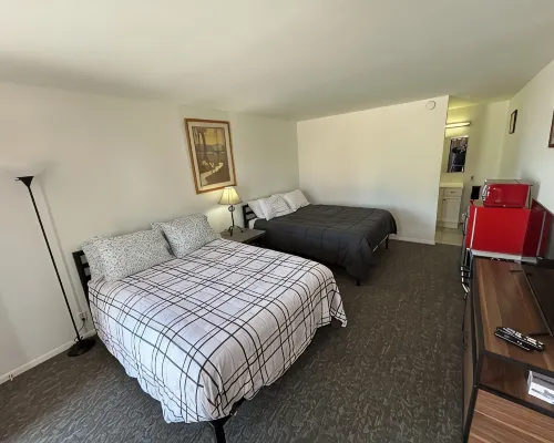 Unit 14 at Spinning Wheel Motel in Historic Fillmore โรงแรมในฟิลมอร์