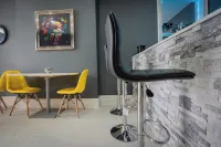 Cherish Lewis Hotel Blackpool- 2 Min to Beach- Smart Lock- Fast WiFi - 2 Yıldız