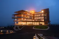 Le Crown Hotel - Mountain view