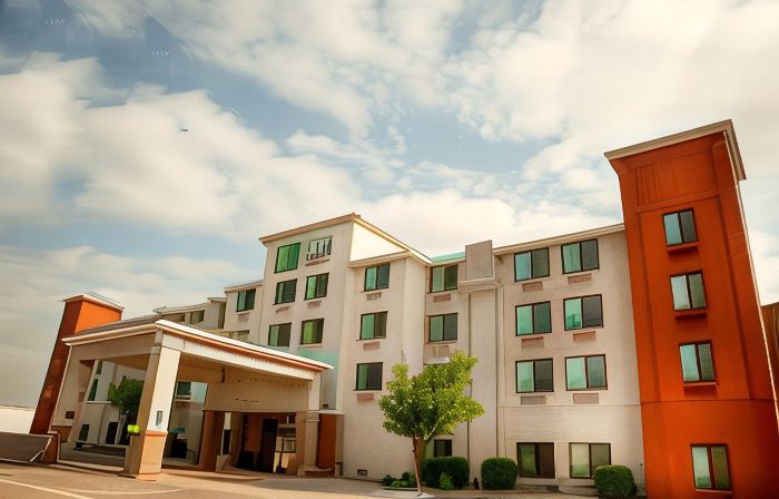 Holiday Inn Express & Suites Norfolk by IHG