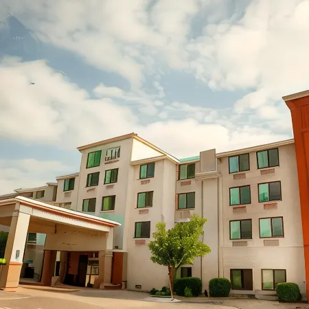 Holiday Inn Express & Suites Norfolk by IHG
