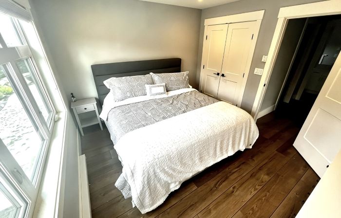 Guest suite in Fairwinds! 2 minutes from golf course w/ putting green in yard!