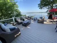 Exclusive Pewaukee Lake House ~ Includes Kayaks! Hoteles en Pewaukee