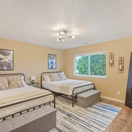 Welcoming Space - 4Bed / 3.5Bath Steps from Mt. Tabor Park Отели рядом с достопримечательностью «Маунт Табор Парк»