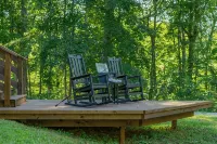 Private 7AC Retreat, Hot Tub, Stocked Pond, Firepit, Trails, Disc Golf, Sleeps 6