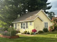 Romantic Cottage+Boating with Dock, + Atv Trails + Fishing+ .5 Mile to Downtown! - 3-Star