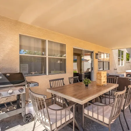 Brand New Spacious 5Br with Heated Pool & Hot Tub & Mini Putt