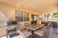 Brand New Spacious 5Br with Heated Pool & Hot Tub & Mini Putt - สระว่ายน้ำส่วนตัว