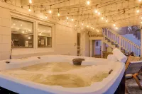 3 Mins to ND. Hot Tub, Game Room, Sleeps 16, Fire Pit - 3 stjerner