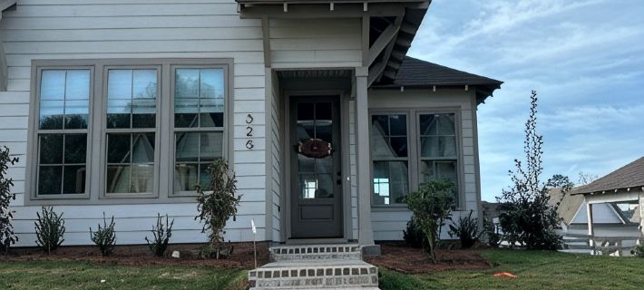 Charming & Spacious Townhome on North College Street in Auburn Hotels in Auburn
