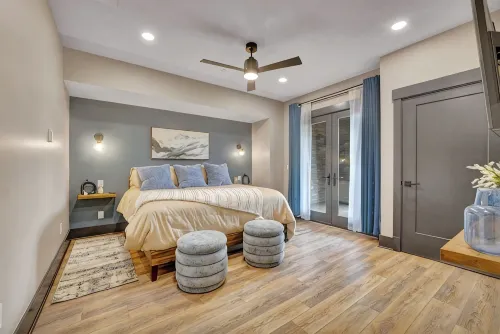 The Summit-Walkable to Town with 3 King Suites and Hot Tub and Sauna - Homestays