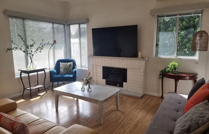 Relax in a cozy house,BBQ,10 mins from the beaches