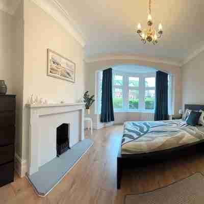 Bella's Beach House - less than 100m from the seafront in Whitley Bay! Rooms
