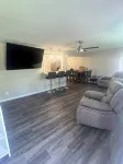 Newly Remodeled! 3Bed/2Bath house w/bonus adult bunk beds! Close to KSU stadium! - 4-Sterne