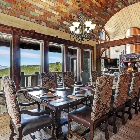 Spacious, Custom Built, Luxury Home Cabin with Hot Tub, Stunning Views,