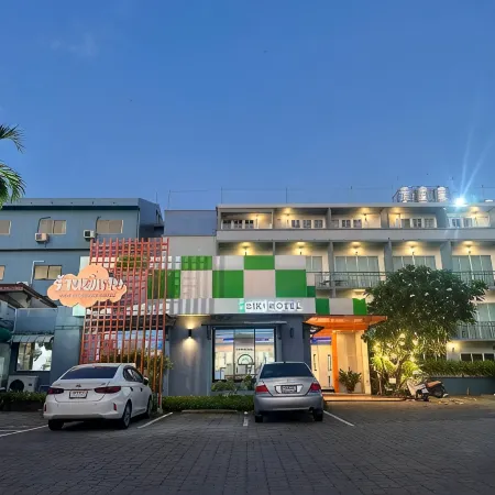 Siri Hotel Phuket Отели рядом с достопримечательностью «Кхао Ранг»