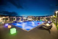 Christmas Resort - Condos