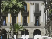 Roma Reial Hotels near Sidecar