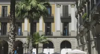 Roma Reial Hotels near Sidecar