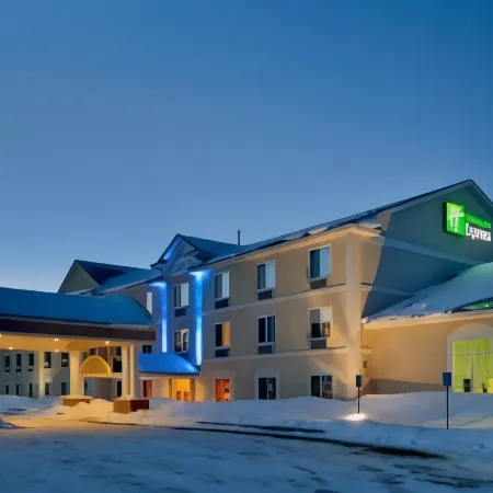 Holiday Inn Express & Suites CADILLAC by IHG