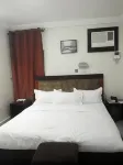 Dyke Suites and Apartments - Pools