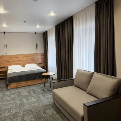 Viktoriya Hotel - parking
