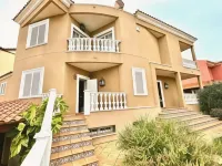 Duque Nest Hostel Hotels in Adeje