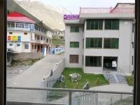 Clouds View Hotel & Restaurant - parking