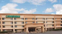 La Quinta Inn & Suites by Wyndham Mansfield Oh - Wi-Fi