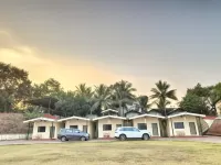ShriKanchan Hotels & Resorts - Tents & Premium Rooms near Dapoli - 2 ดาว