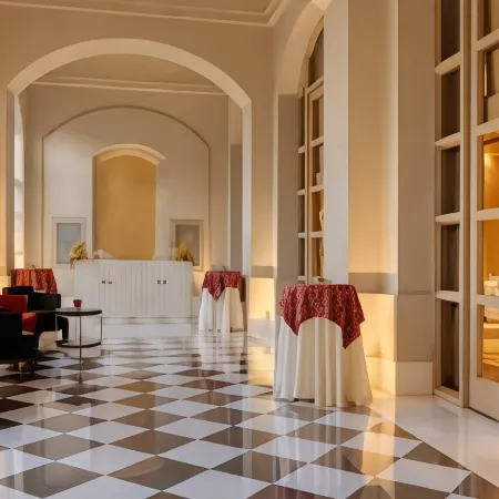 Trident, Gurgaon