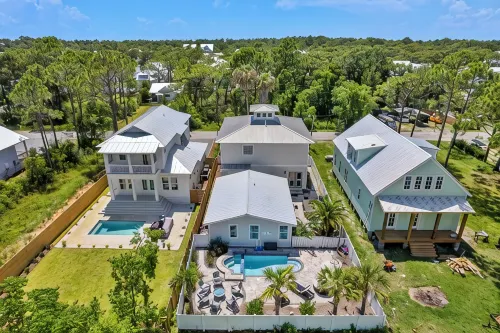 Beautiful 8-bedroom house Sleeps 24 in Santa Rosa Beach. Private Pool & Hot Tub - Beach